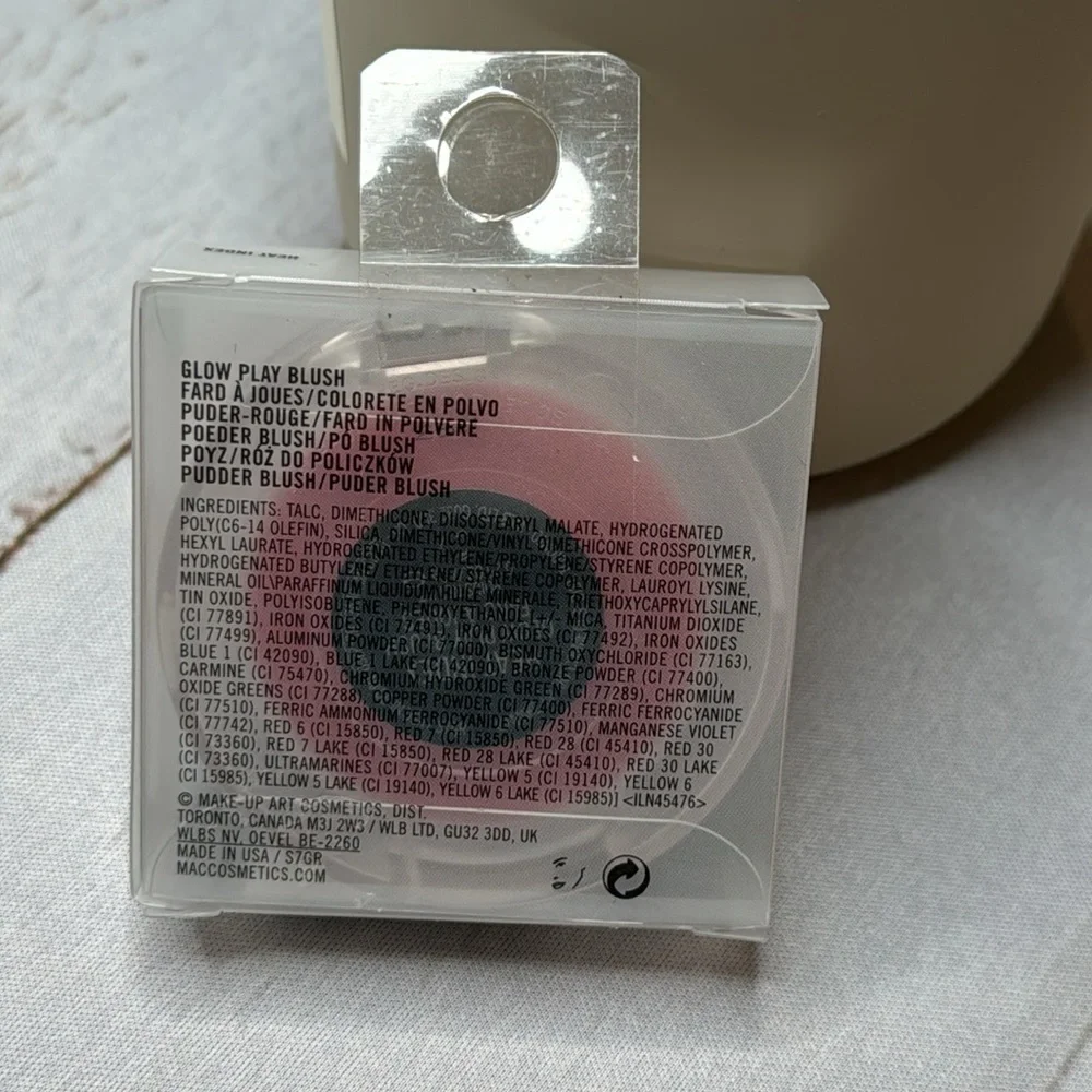NEW IN BOX - MAC - Glow Play Cushiony Blush - Heat Index